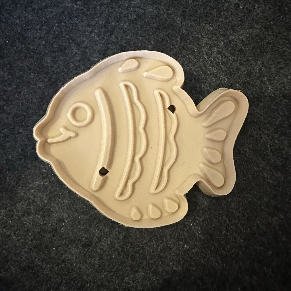 Vintage 1981 Hutzler Cookie Cut Up Tropical Fish Cutter Plastic 3 In Clown Nemo